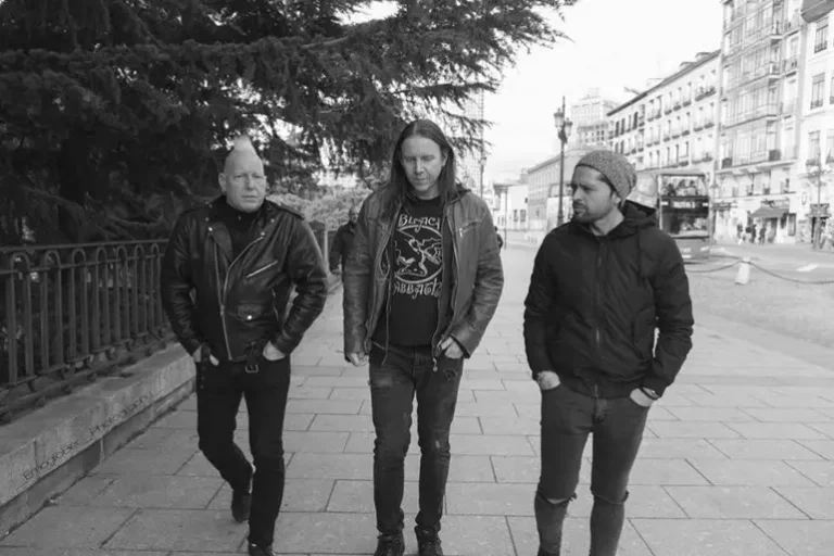 THE FERRYMEN release new single and music video