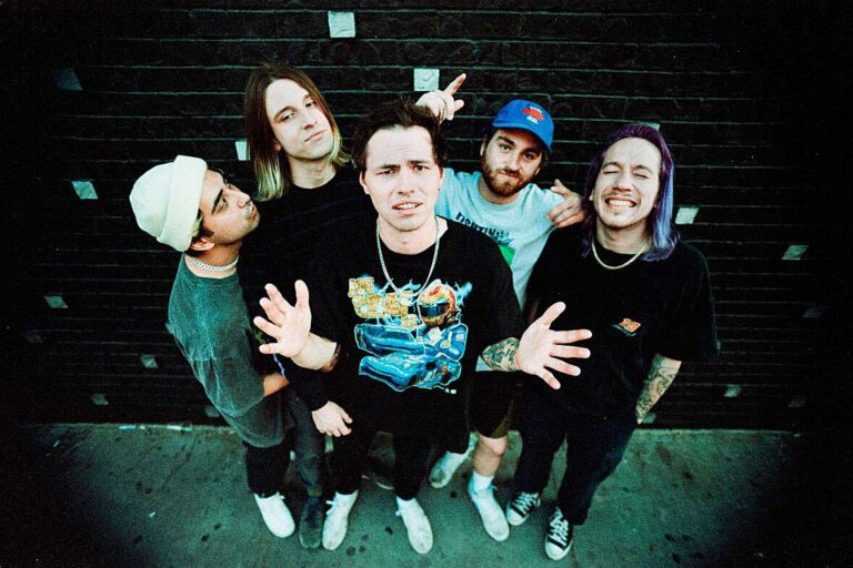 AVOID post new single and music video