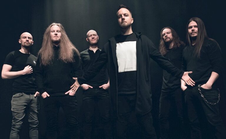 bLOODRED HOURGLASS deliver new single and music video