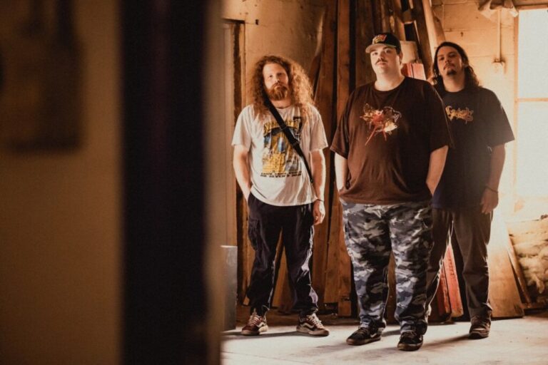 FALLFIFTYFEET release new single and music video