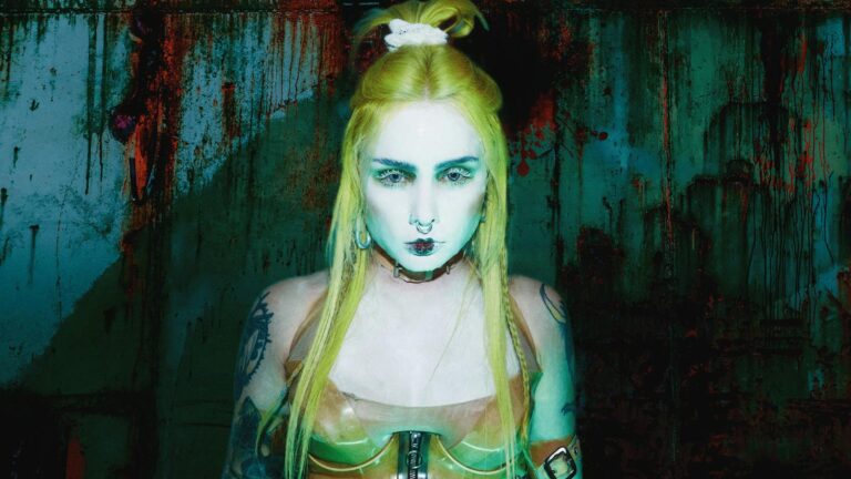 MIMI BARKS premieres cover song and music video