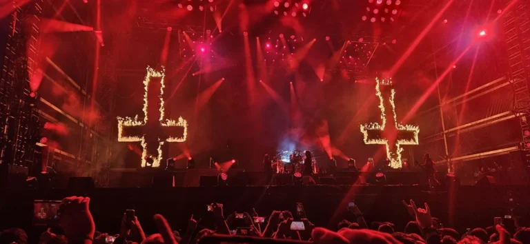 SLAYER return to stage