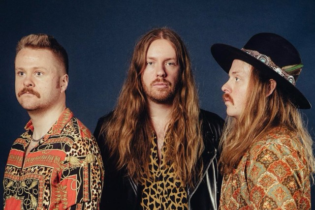 THE VINTAGE CARAVAN debut new single and music video