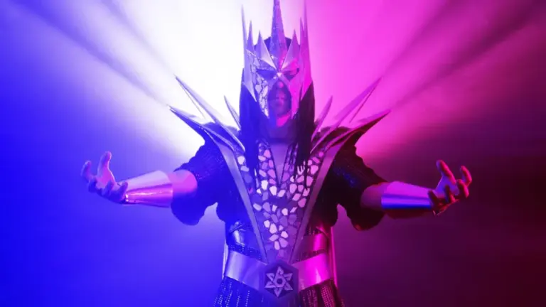 ANGUS McSIX offer new single and Music video