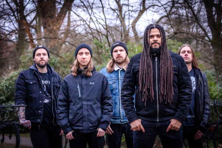 HERETOIR debut new single and music video